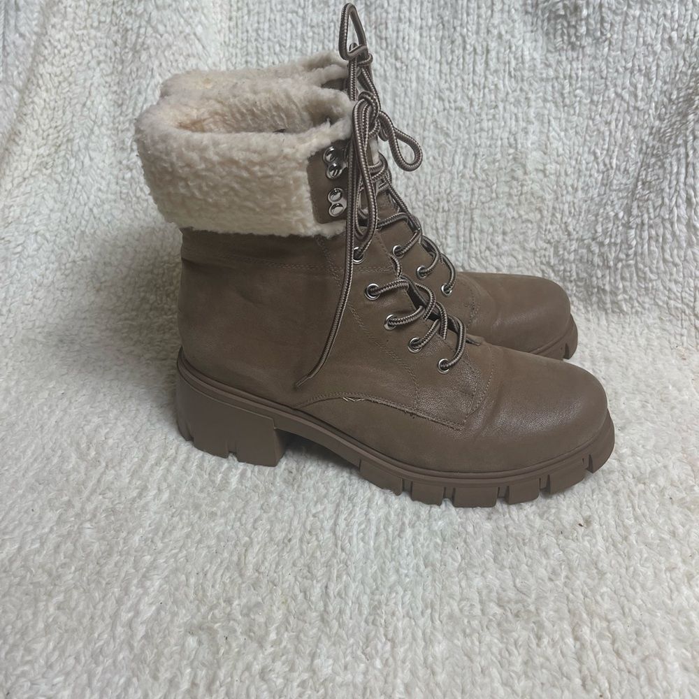 MIA synthetic Tan Lace-Up combat Boots SZ10M
